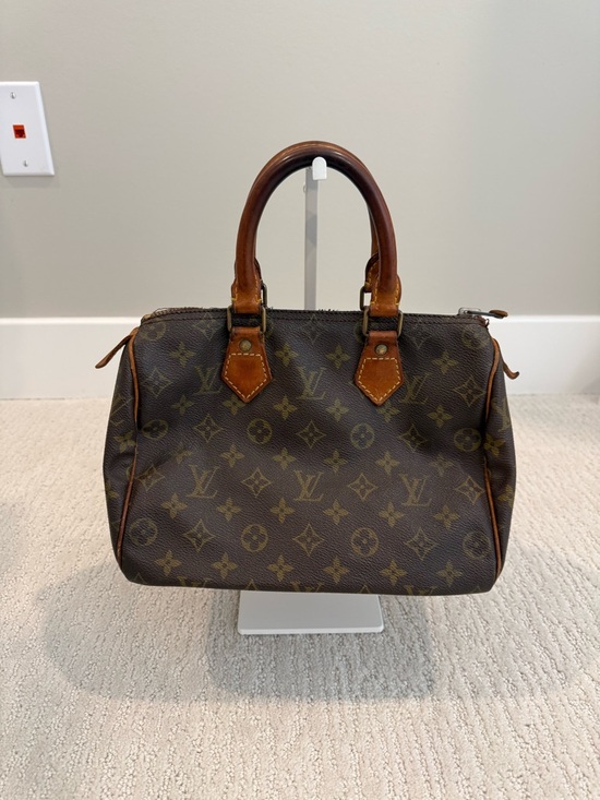 Louis Vuitton Handbags - Louis Vuitton Speedy 25 Vintage *damage*